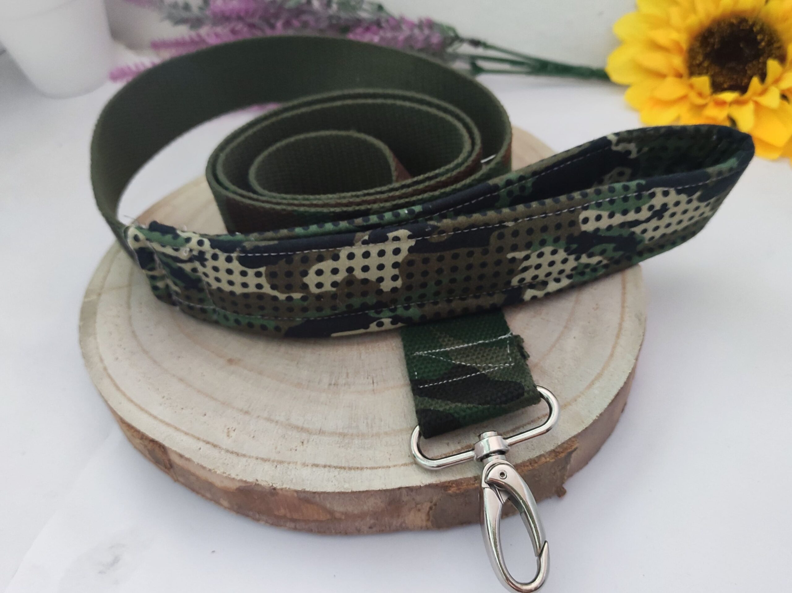 Correa para perro con diseño de camuflaje verde