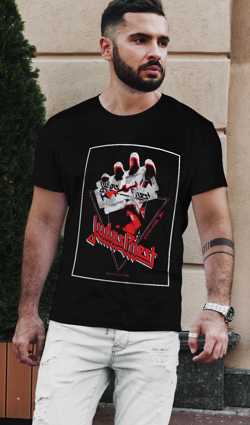 Viste con Poder y Metal: Camisetas y Sudaderas Inspiradas en Judas Priest